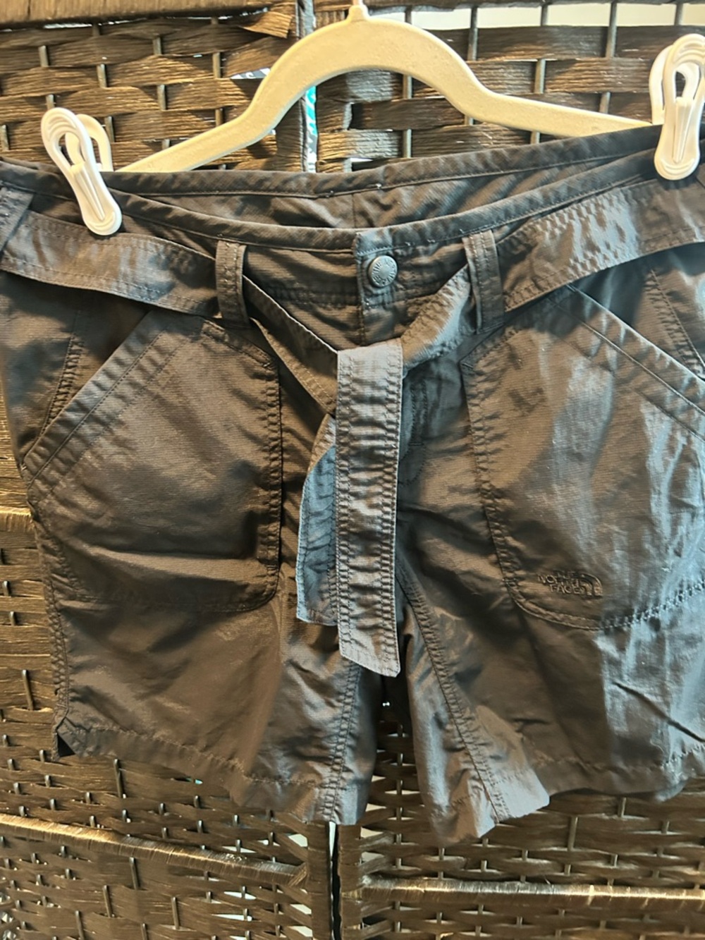 The North Face Black Nylon running/hiking cargo shorts with belt size 8